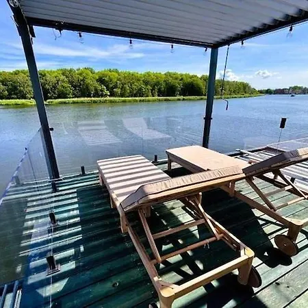 Cozy Waterfront House With Jacuzzi * Dziwnów